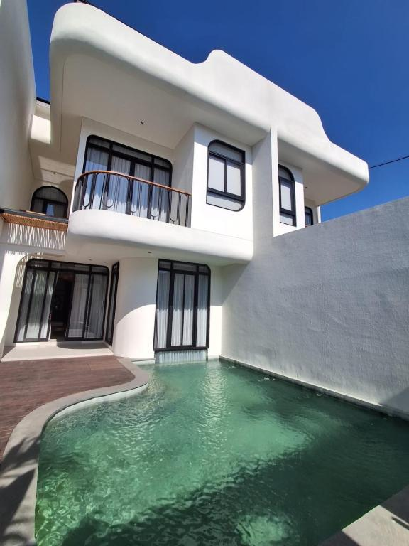 Villa Mango private swimming pool